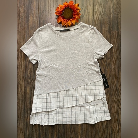 🌴3/$30🌴DOE & RAE Gray/Plaid Asymmetrical Short Sleeve Babydoll Top NWT - Picture 7 of 10